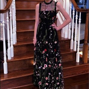Black Prom Dress with Flower Embroidery